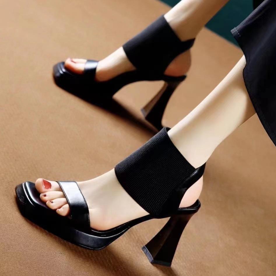 Women's elastic heel sandals