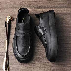 Men's slip-on thick-soled black loafers