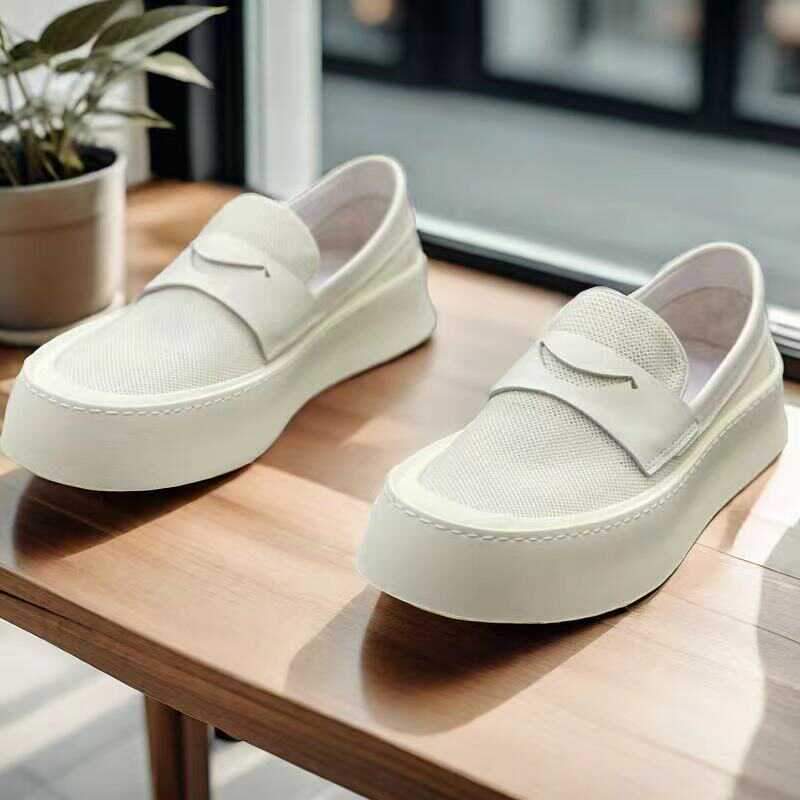 Breathable mesh casual slip-on shoes for men