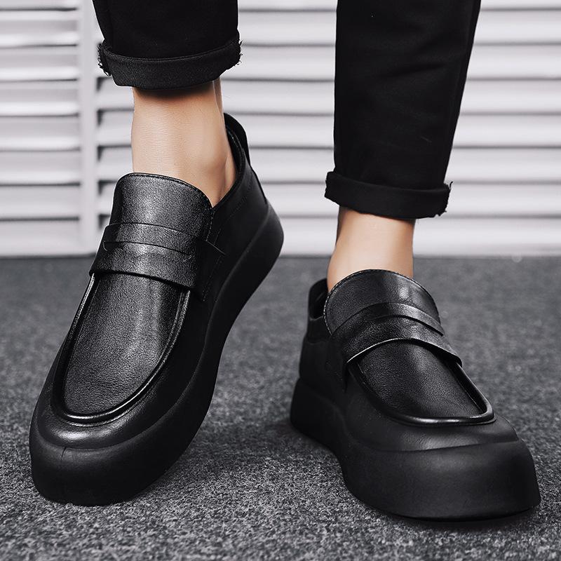 Men's slip-on thick-soled black loafers