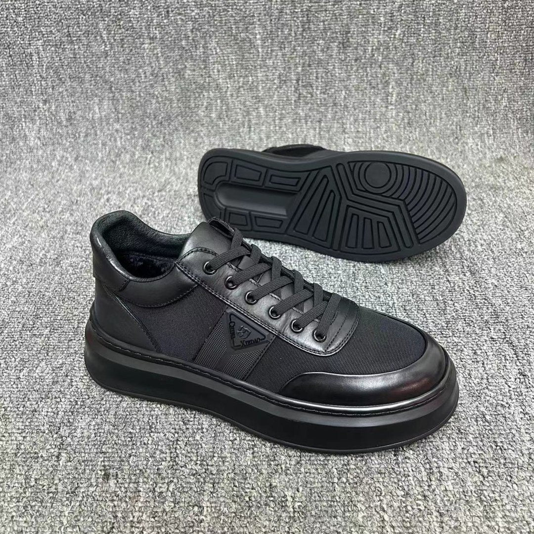 Men's Casual Black Sneakers